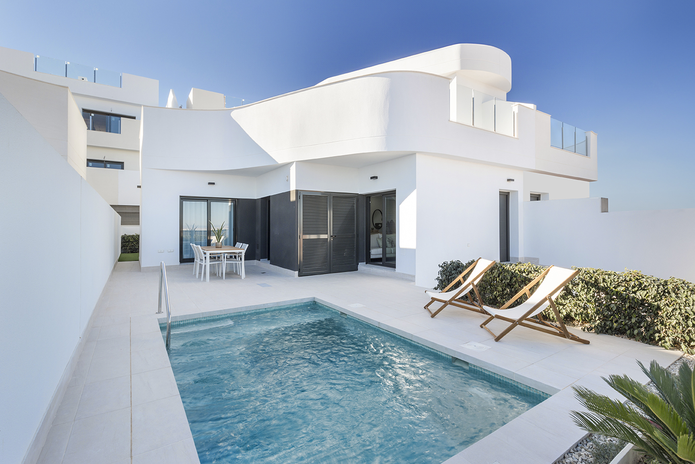 terraced en Torrevieja – Ref. 27814493-01