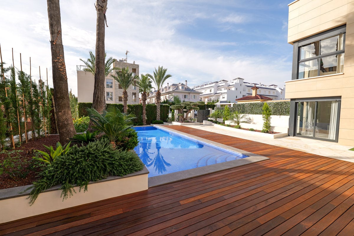 villa en Torrevieja – Ref. 44044309-01