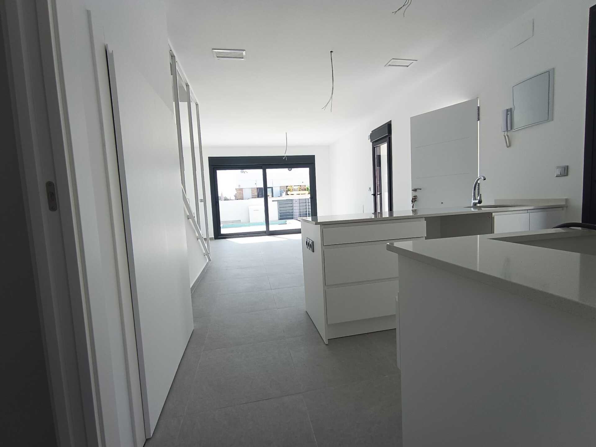 detached en Daya Nueva – Ref. 17401005-01
