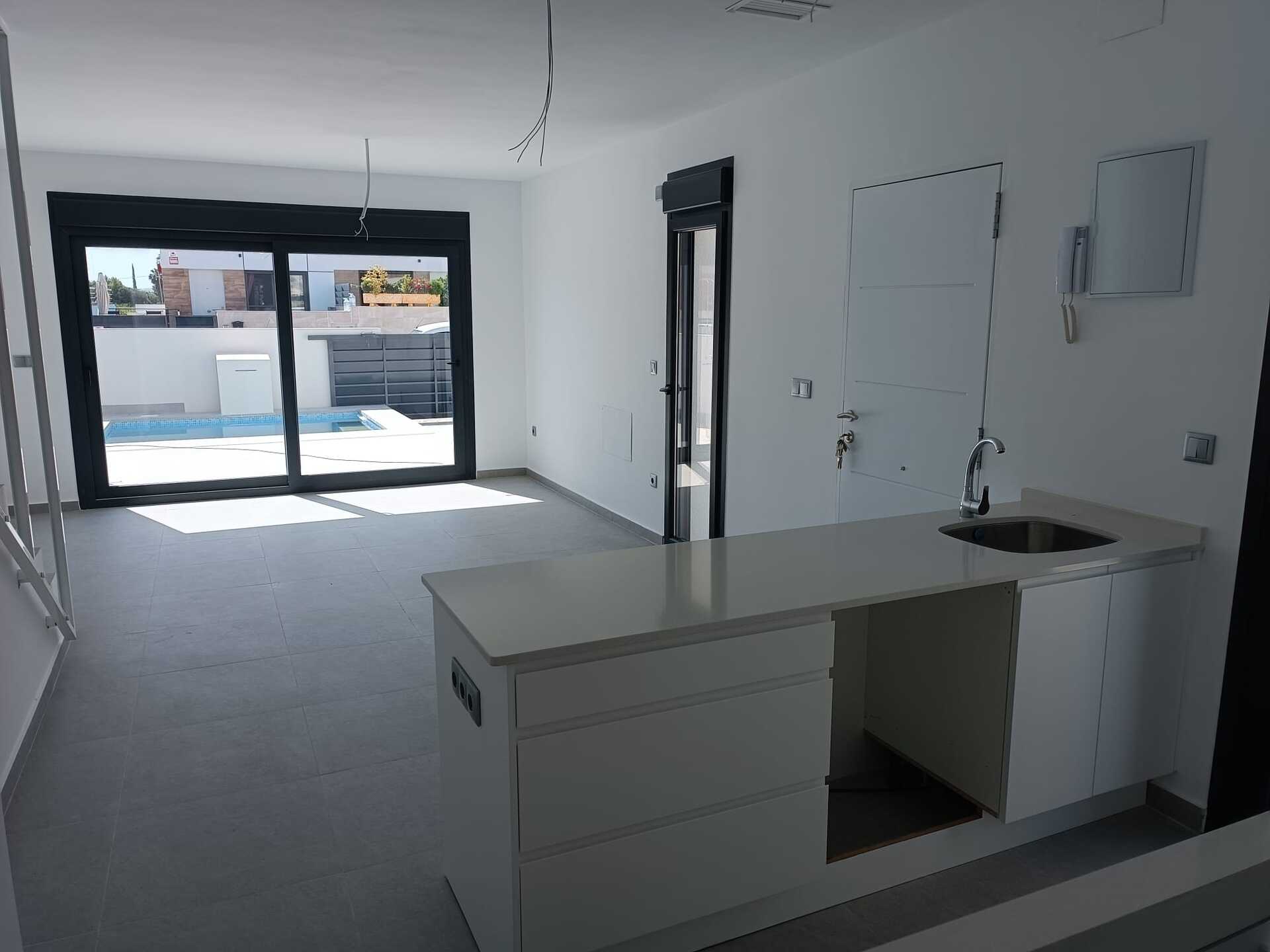 detached en Daya Nueva – Ref. 17401005-01