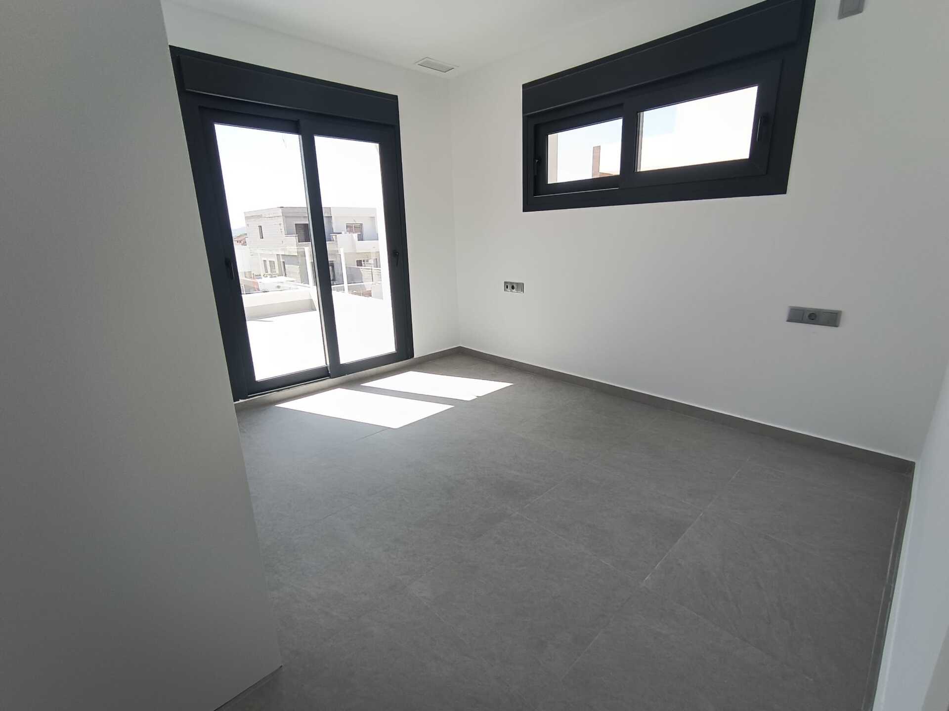 detached en Daya Nueva – Ref. 17401005-01