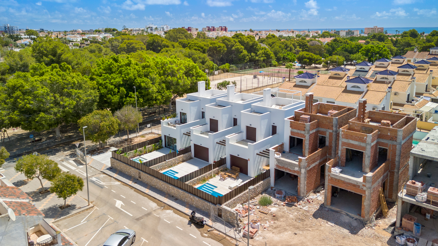villa en Mil Palmeras – Ref. 63389860-02