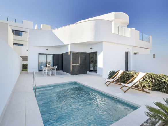 terraced en Torrevieja – Ref. 27814493-01