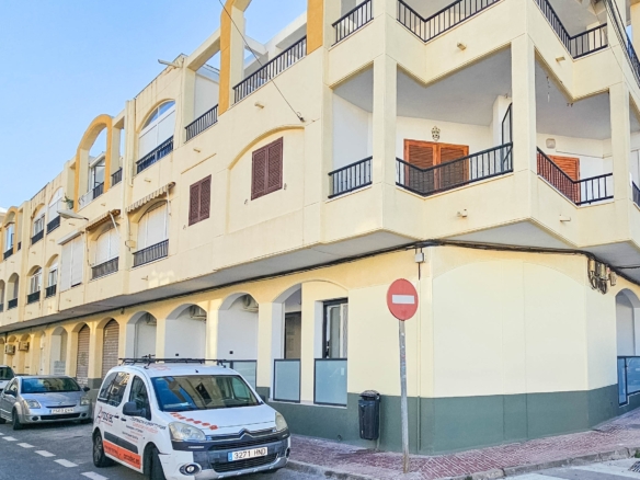 apartment en Torrevieja – Ref. 85509751-01
